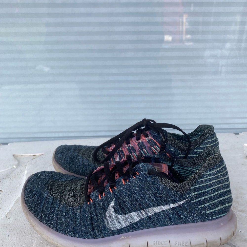 Nike Women Free RN Flyknit Blue Black and Pink Knit Sneakers Size 8